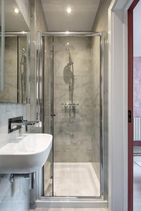 1Lsr - High-End Luxury 2 Bed Designer Apartment ลอนดอน ภายนอก รูปภาพ