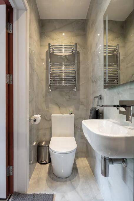 1Lsr - High-End Luxury 2 Bed Designer Apartment ลอนดอน ภายนอก รูปภาพ